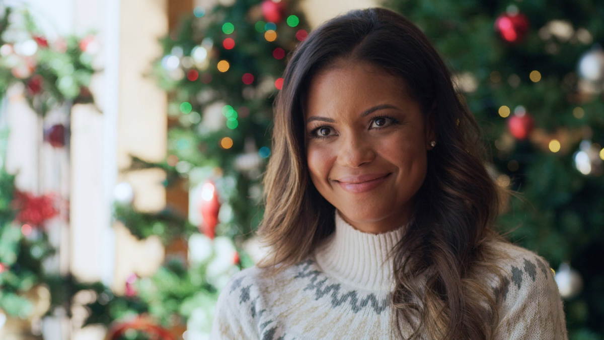 BEAUS OF HOLLY: Actress Nikki Leigh gives the scoop on the new ION  Television Holiday film – Exclusive Interview - Assignment X